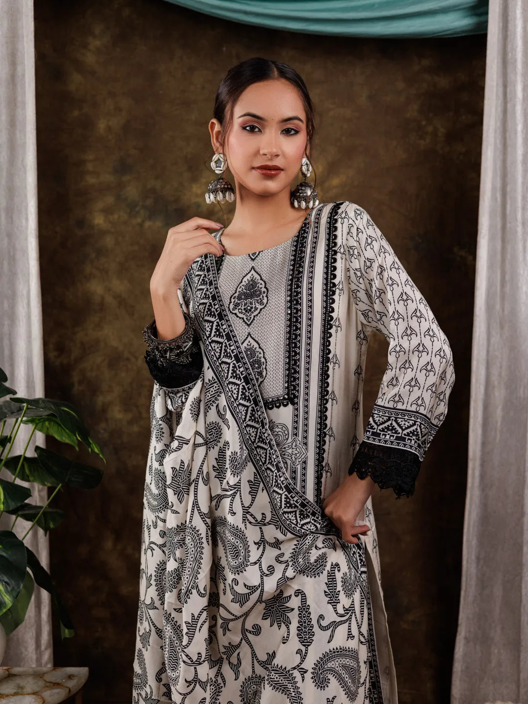 Yufta Pure Muslin Silk White Kurta Dupatta Set