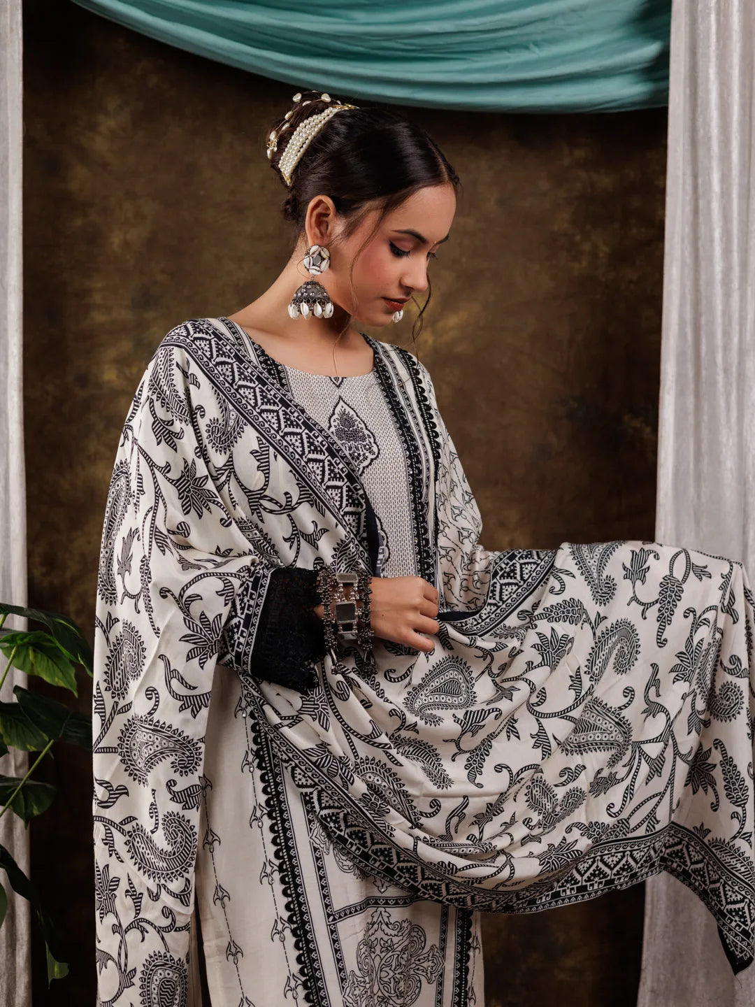 Yufta Pure Muslin Silk White Kurta Dupatta Set