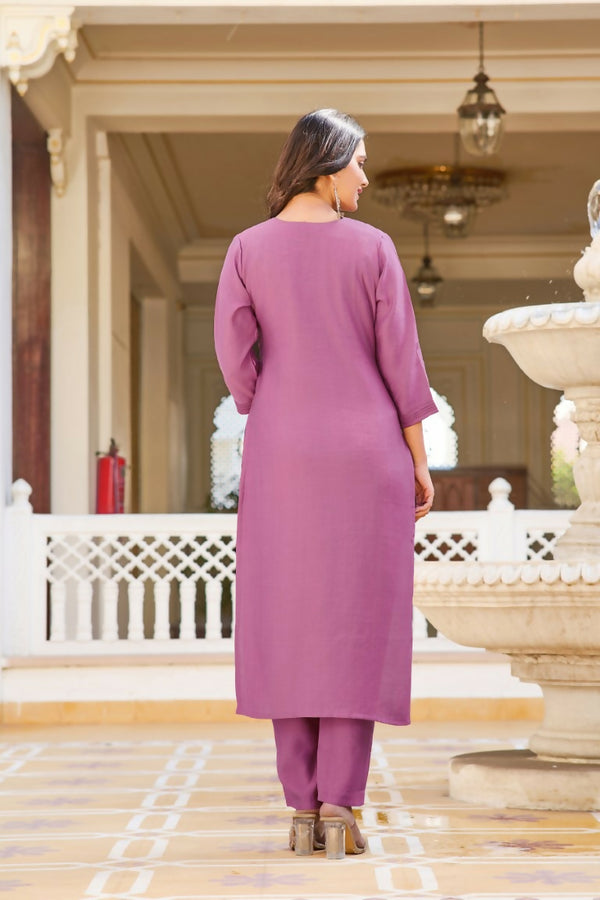 Nisha1004C