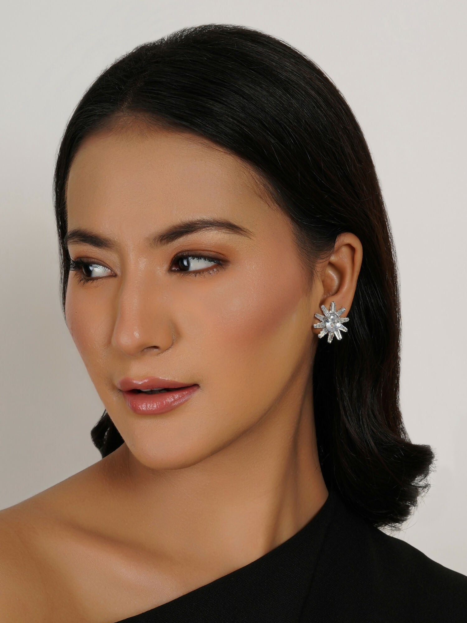 stone stud (white) - Ruby Raang - Distacart