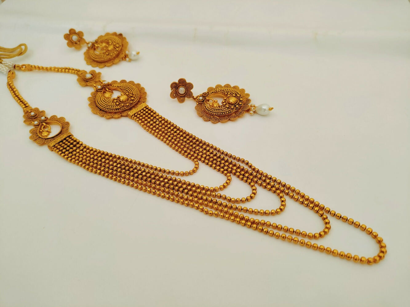 White Kemp Layer mugappu Necklace Set - Distacart