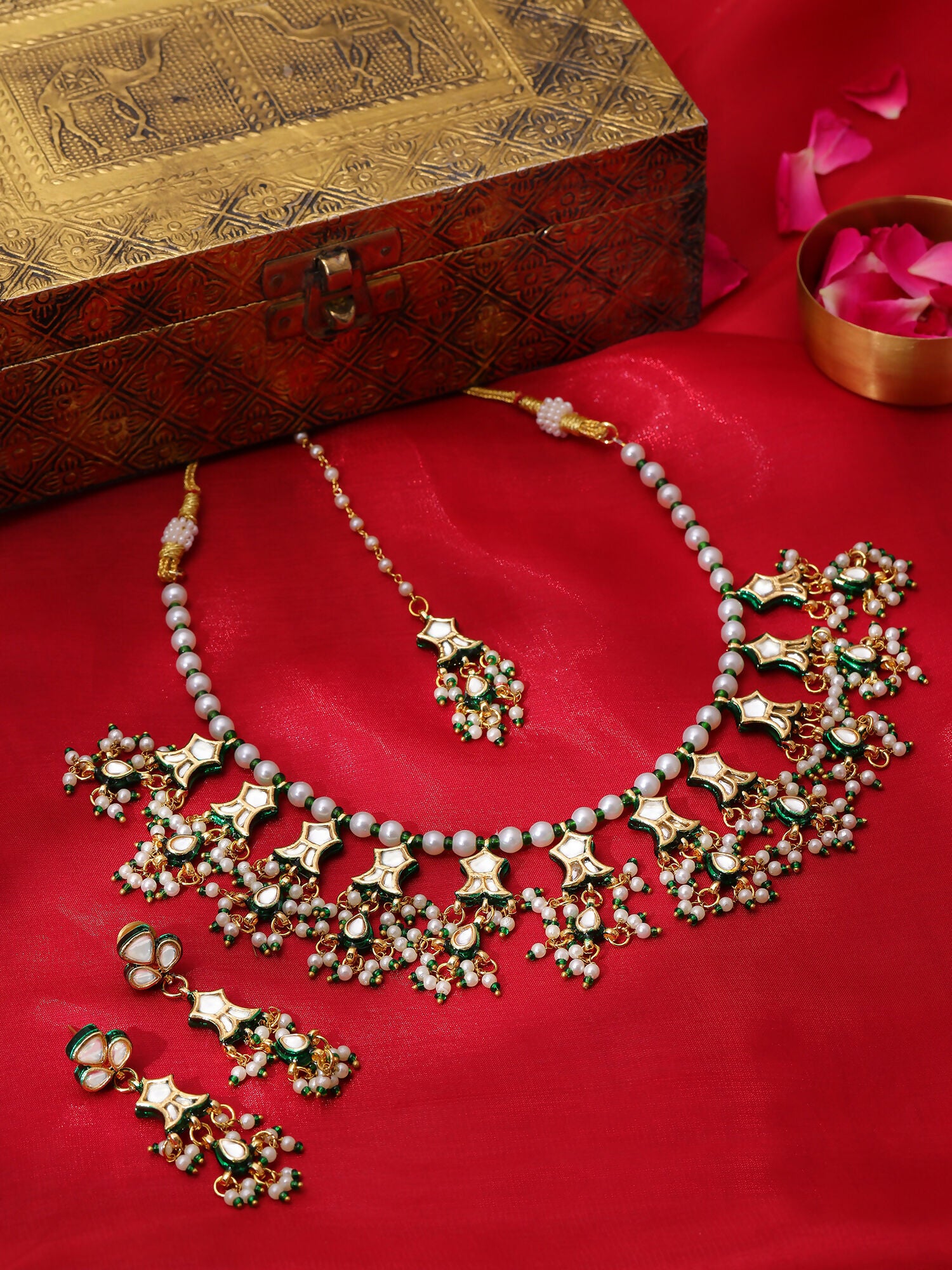 Ruby Raang Gold Polished Kundan Work Green Kundan Collar Necklace With Earrings & Maang Tikka