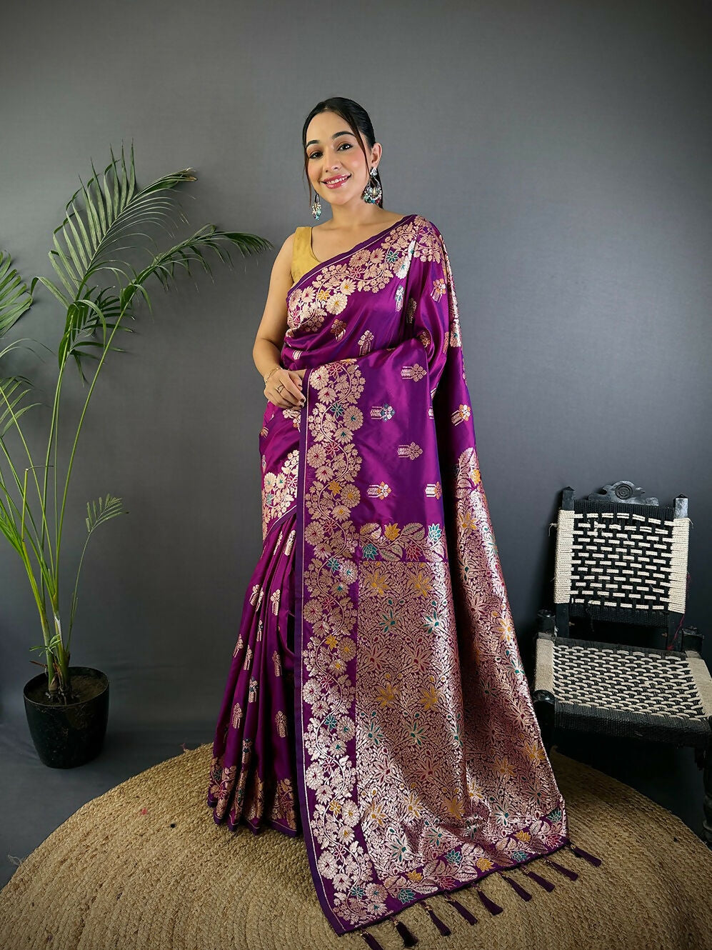 Joban Fashion Meenakari Magenta Woven Soft Silk Saree