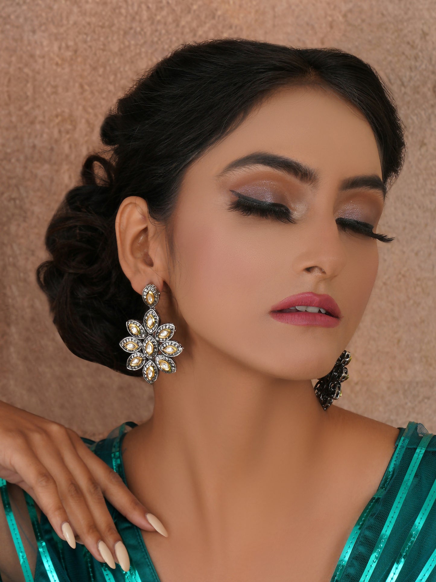 Dual Tone Kundan Flower Studs (silver) - Ruby Raang - Distacart