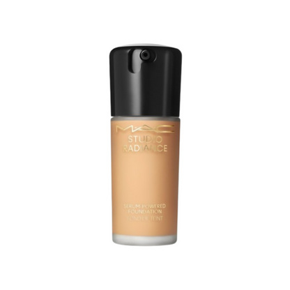 M.A.C Studio Radiance Serum-Powered Hydrating Foundation - Shade NC40 - Dista
