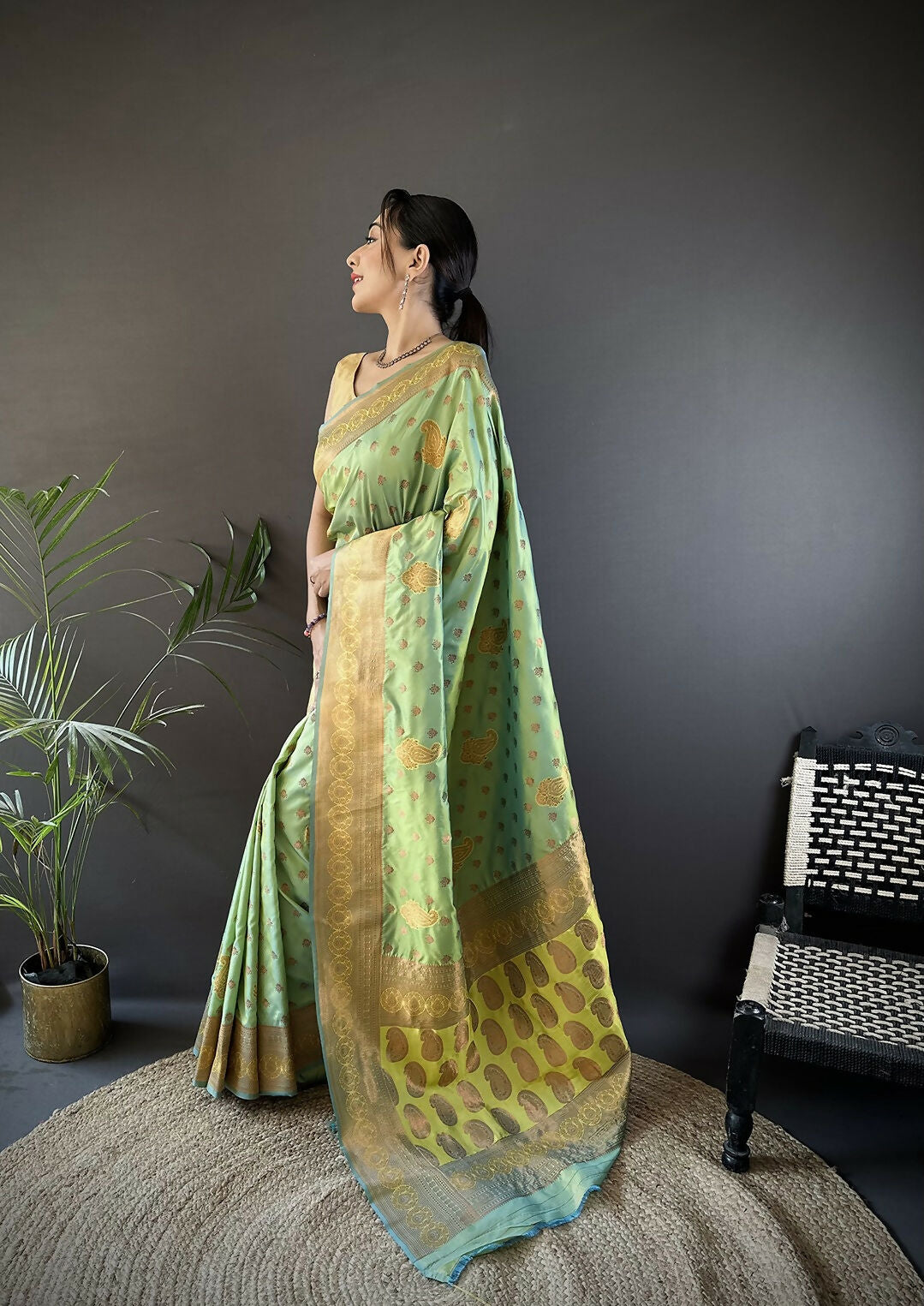 Joban Fashion Banarasi Light Green Woven Woven Soft Silk Saree