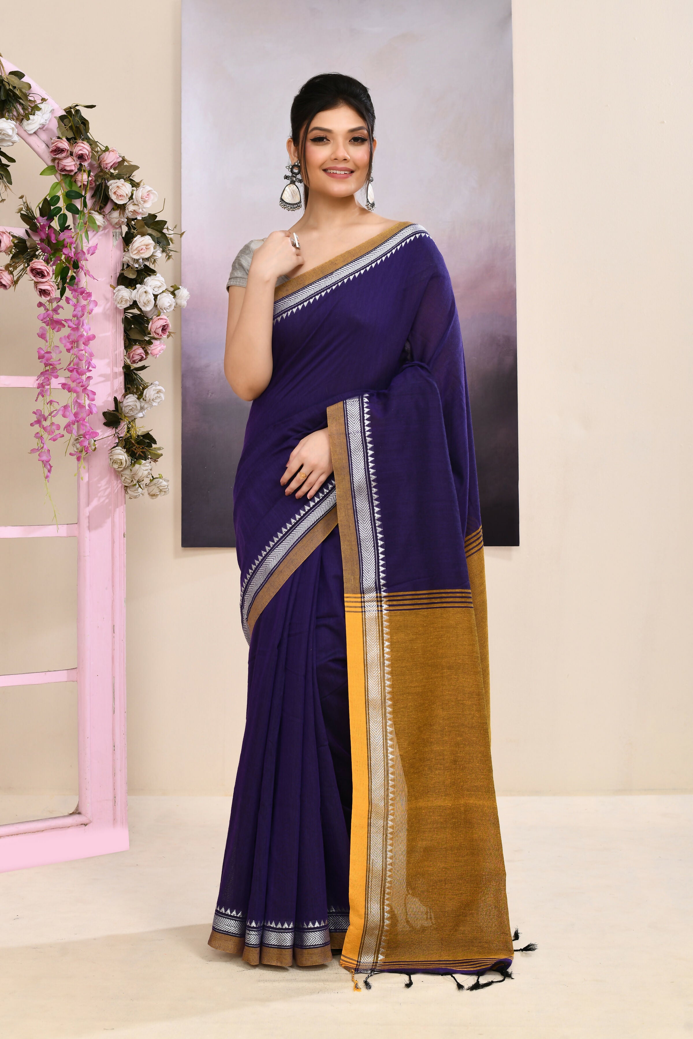 Piyari Fashion Women's Purple Embellished Cotton Blend Jamdani Saree - Dista