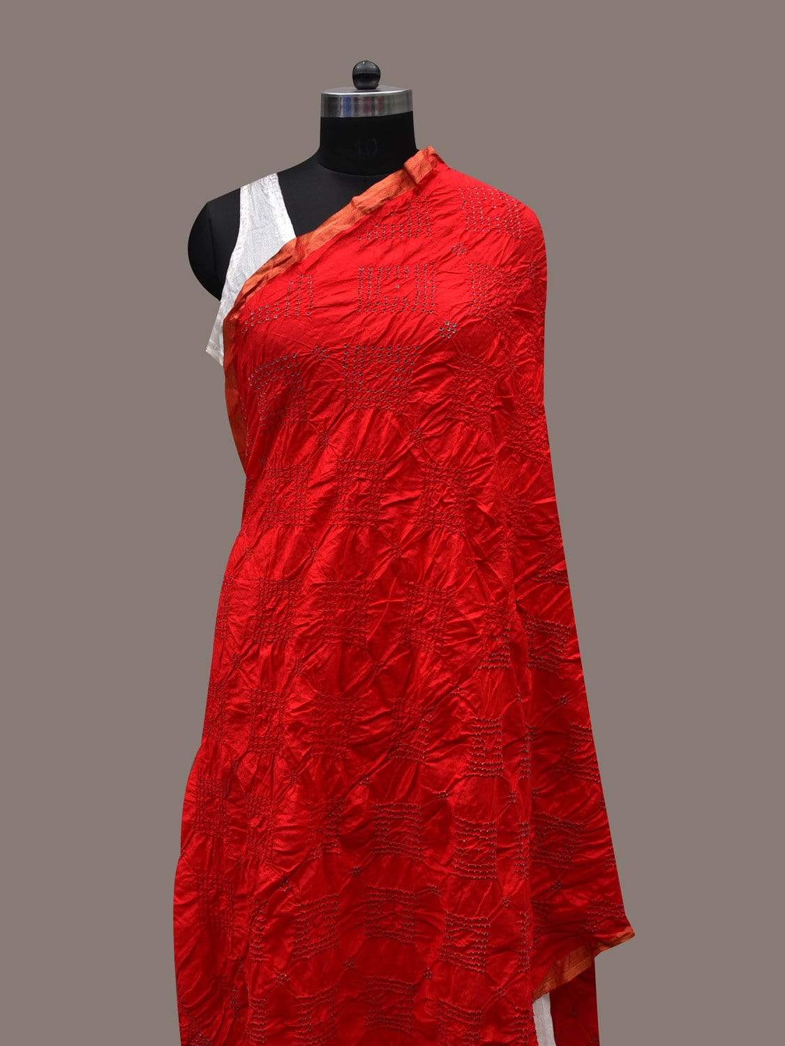 Red Bandhani Silk Handloom Dupatta with Geometric Design - Global Threads - Distacart