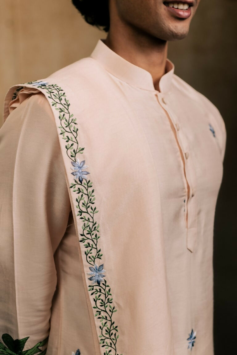 Falling Raw Silk Peach Gajavana Kurta Set By Hilo Design - Distacart