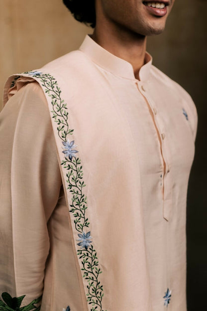 Falling Raw Silk Peach Gajavana Kurta Set By Hilo Design - Distacart