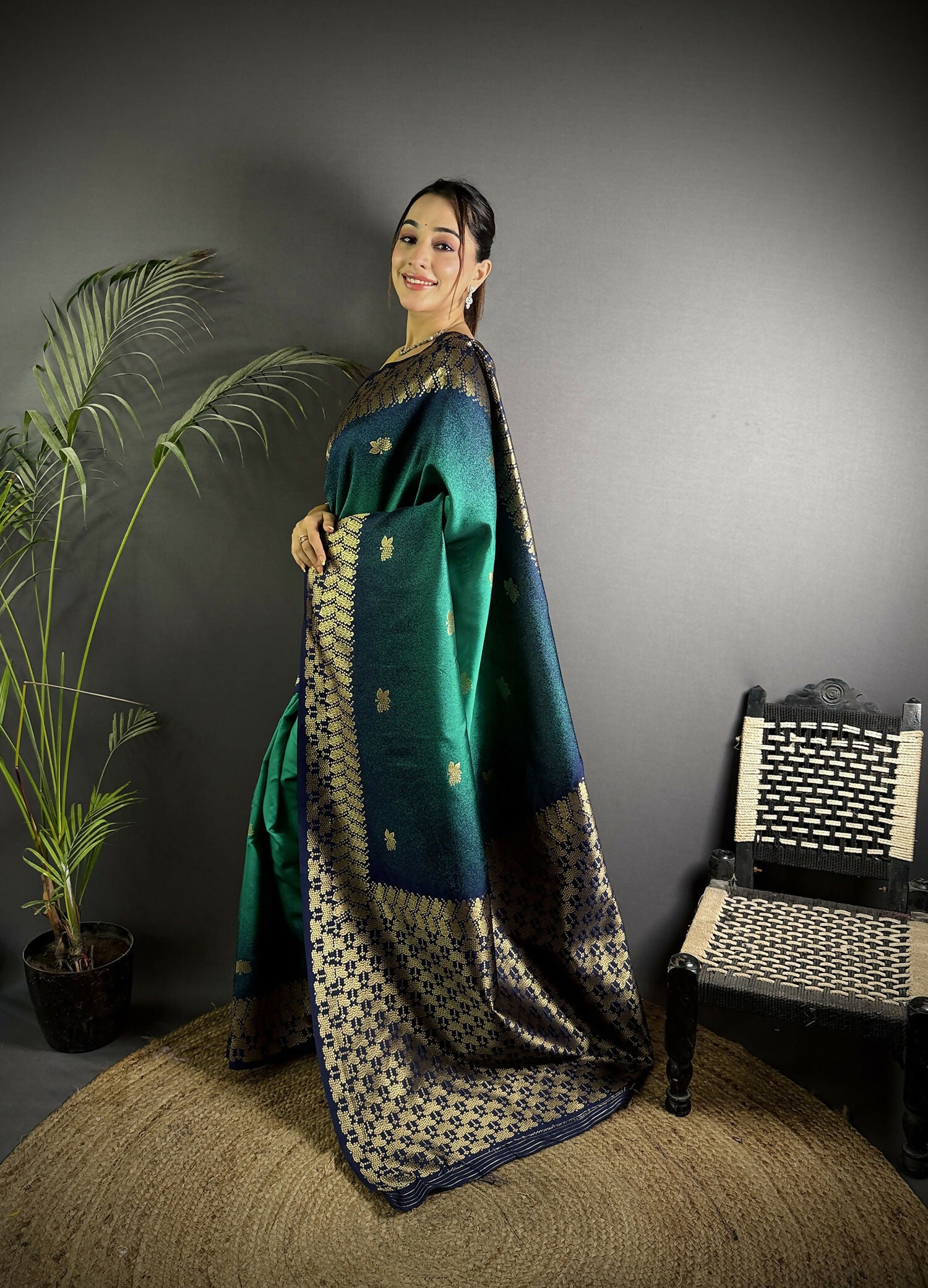 Joban Fashion Turquoise Handloom Silk Ikkat Saree