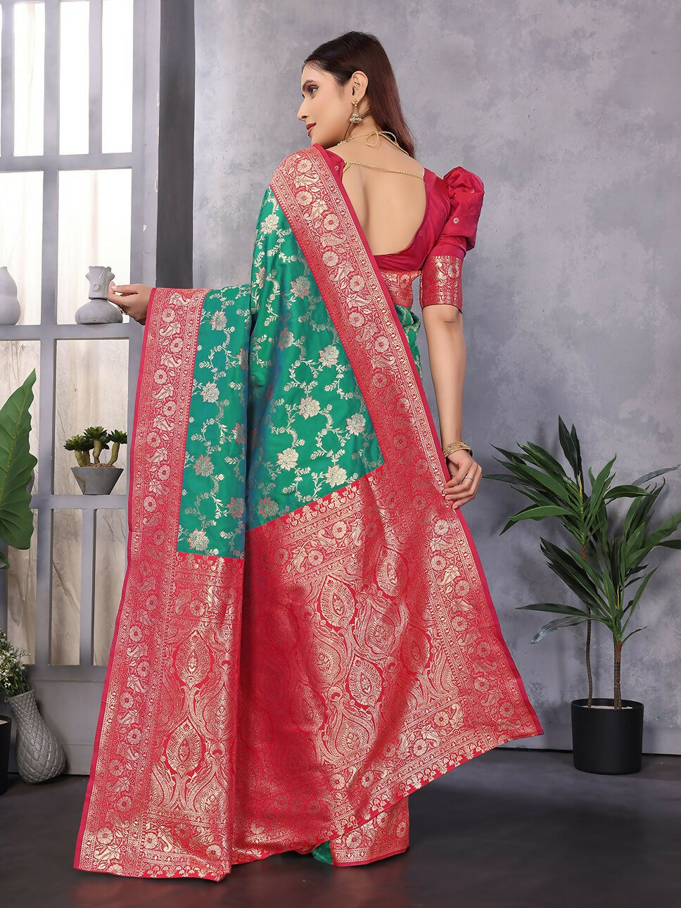 Joban Fashion Banarasi Green Woven Soft Silk Saree