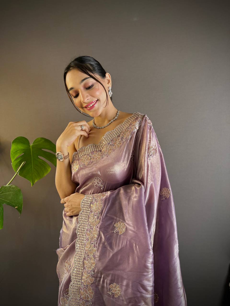 Teeya Creation Onion Color Gold Crush Embroidery Work Saree - Distacart