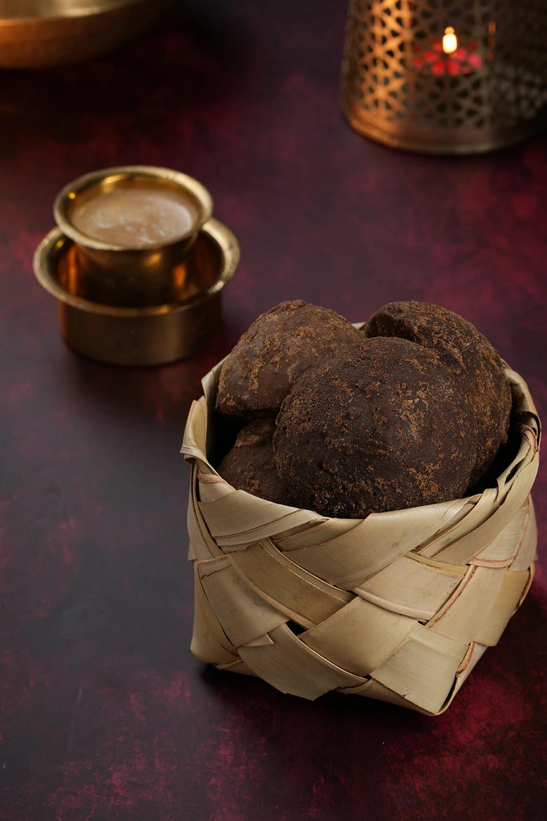 Sattur Mittai Kadai Palm Jaggery / Karupatti