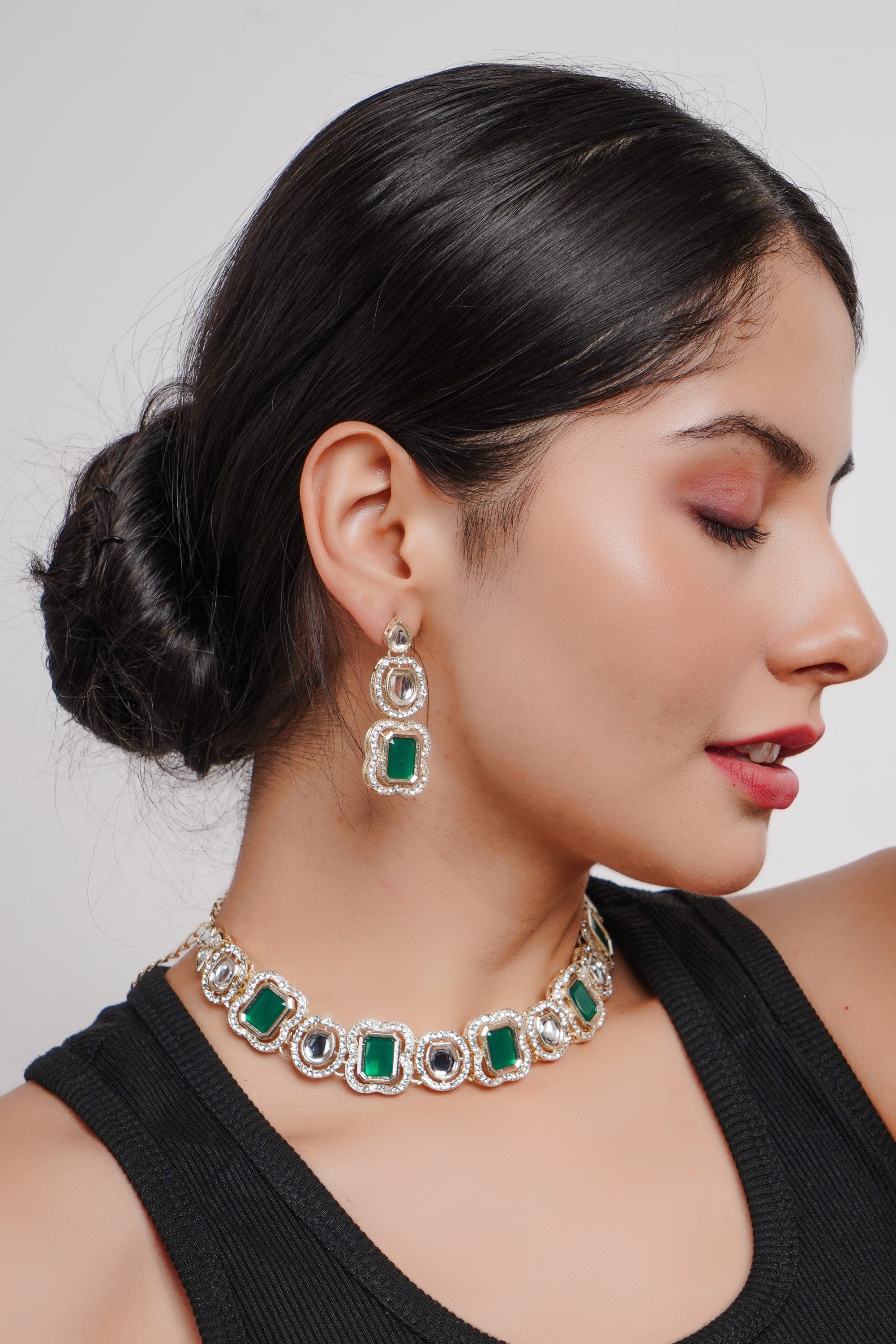 Divisha Alloy Gold-plated Green Jewellery Set