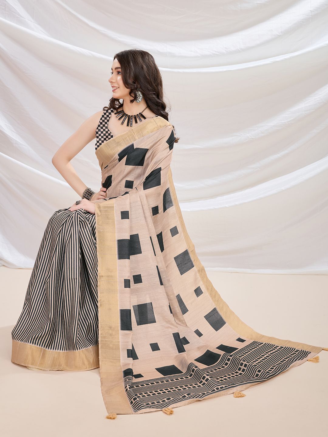 Mitera Silk Blend Designer Banarasi Saree - Distacart