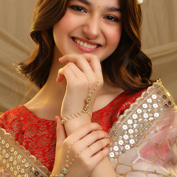 Ruby Raang Saanjh Pearl Hand Jewelry