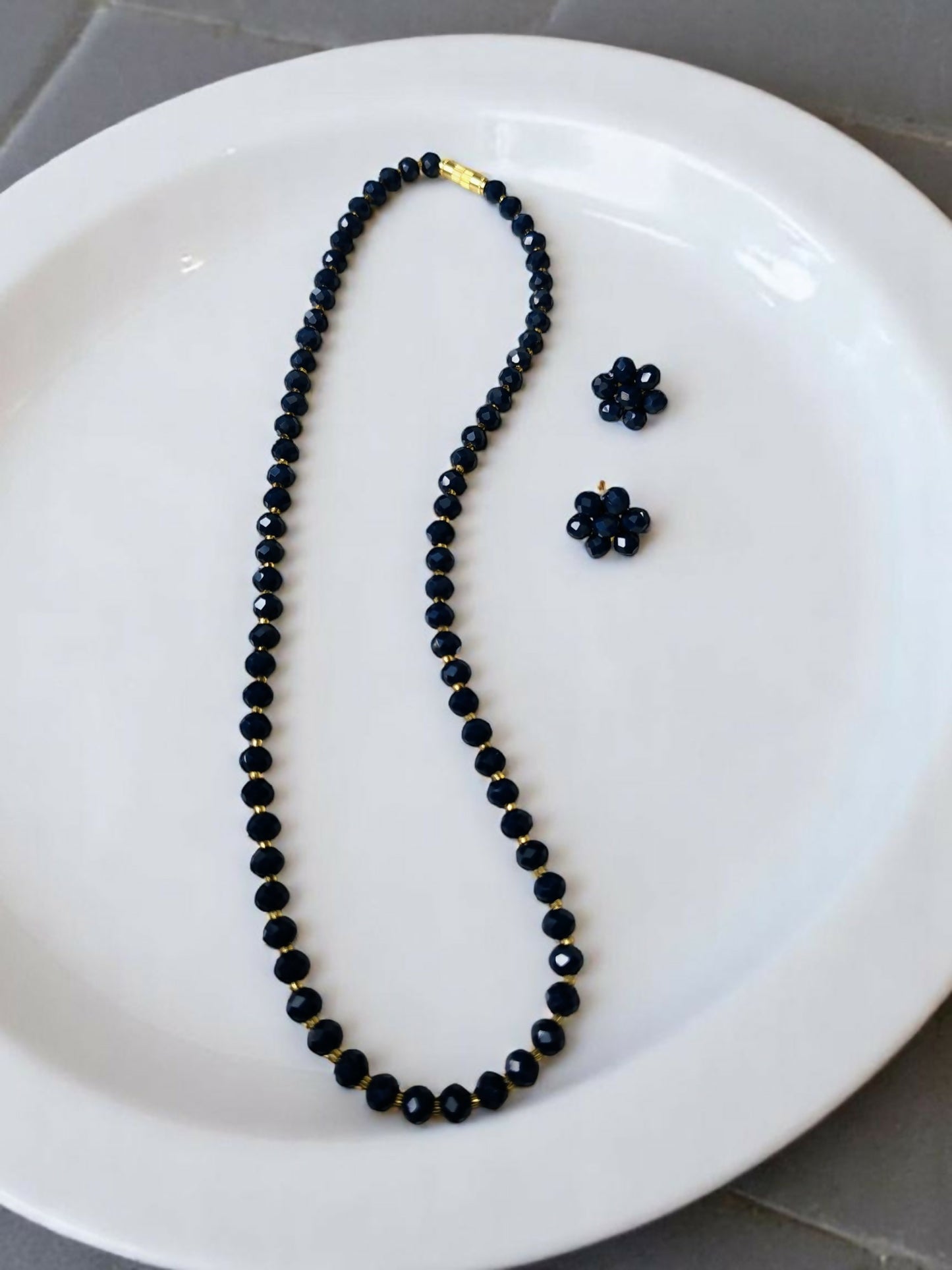 Inhanns Crystal Bloom – Single Line Necklace + Studs - Light Black - Distacart