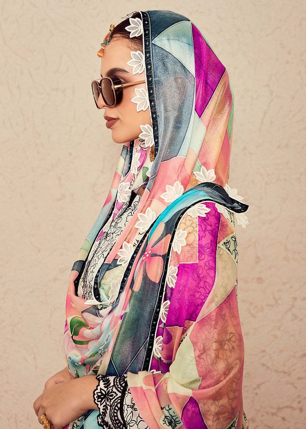 Muslin Cotton Digital Print & Embroidered Off White Salwar Suit - Emponline - Distacart