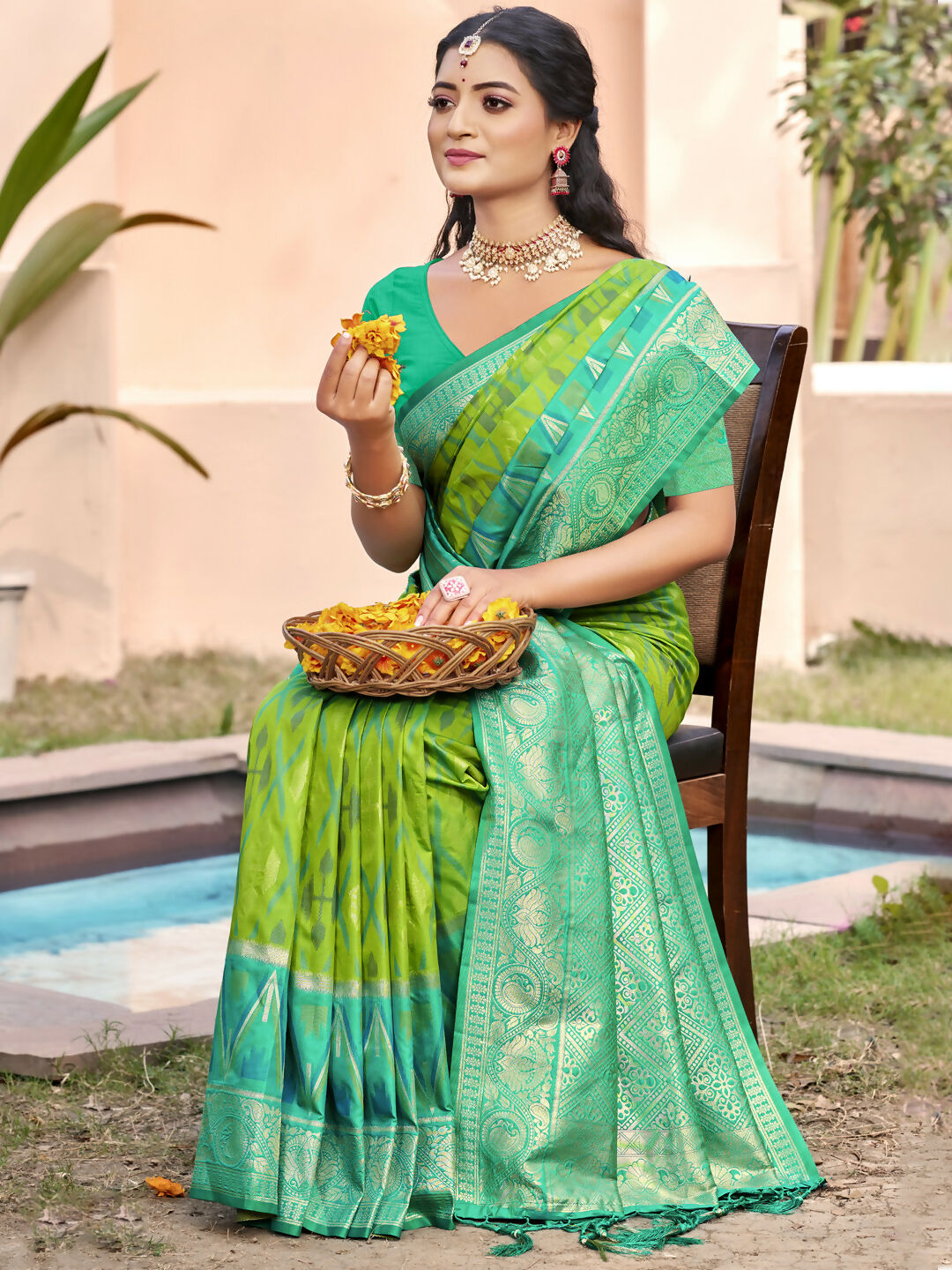 Astita Rama Green Pochampally Silk Saree - Distacart