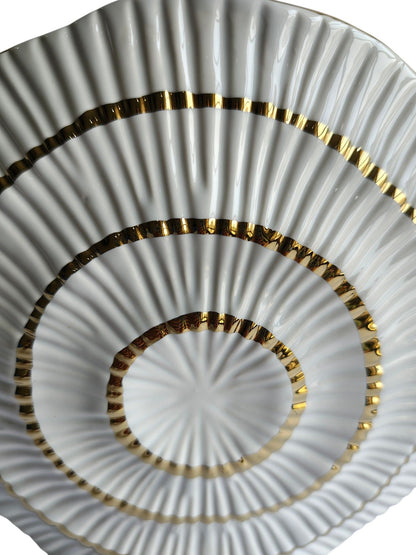 Sun Mun Decors White & Golden Shell Shaped Vase