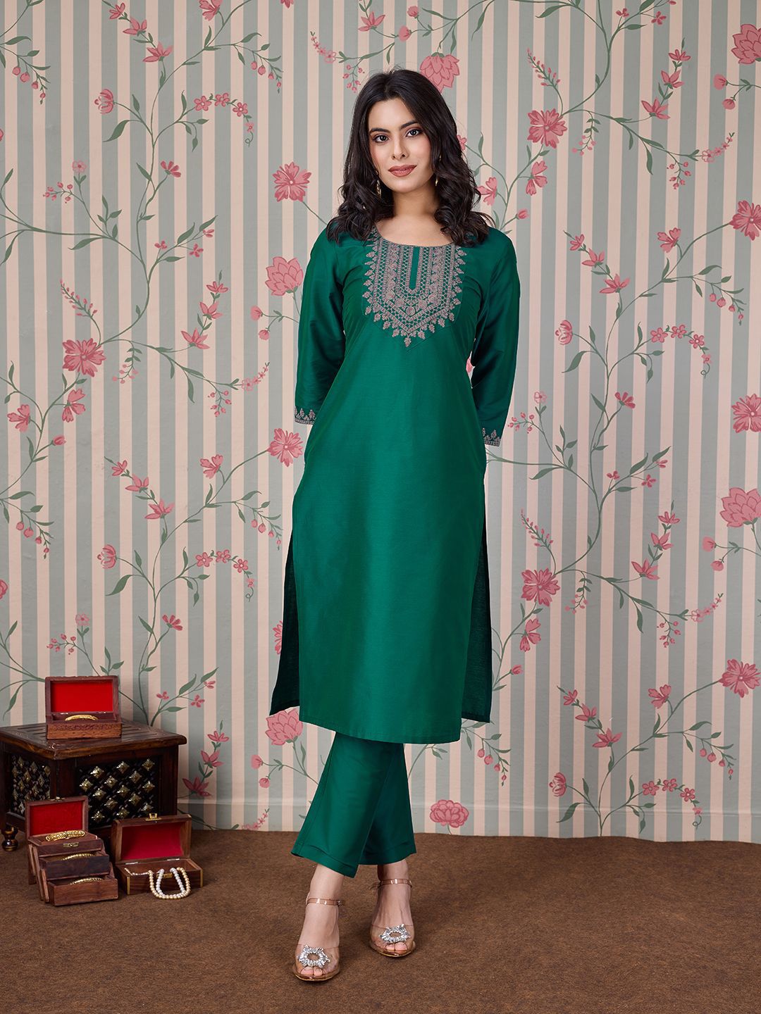 Ode by House of Pataudi Women Embroidered Straight Kurta - Distacart