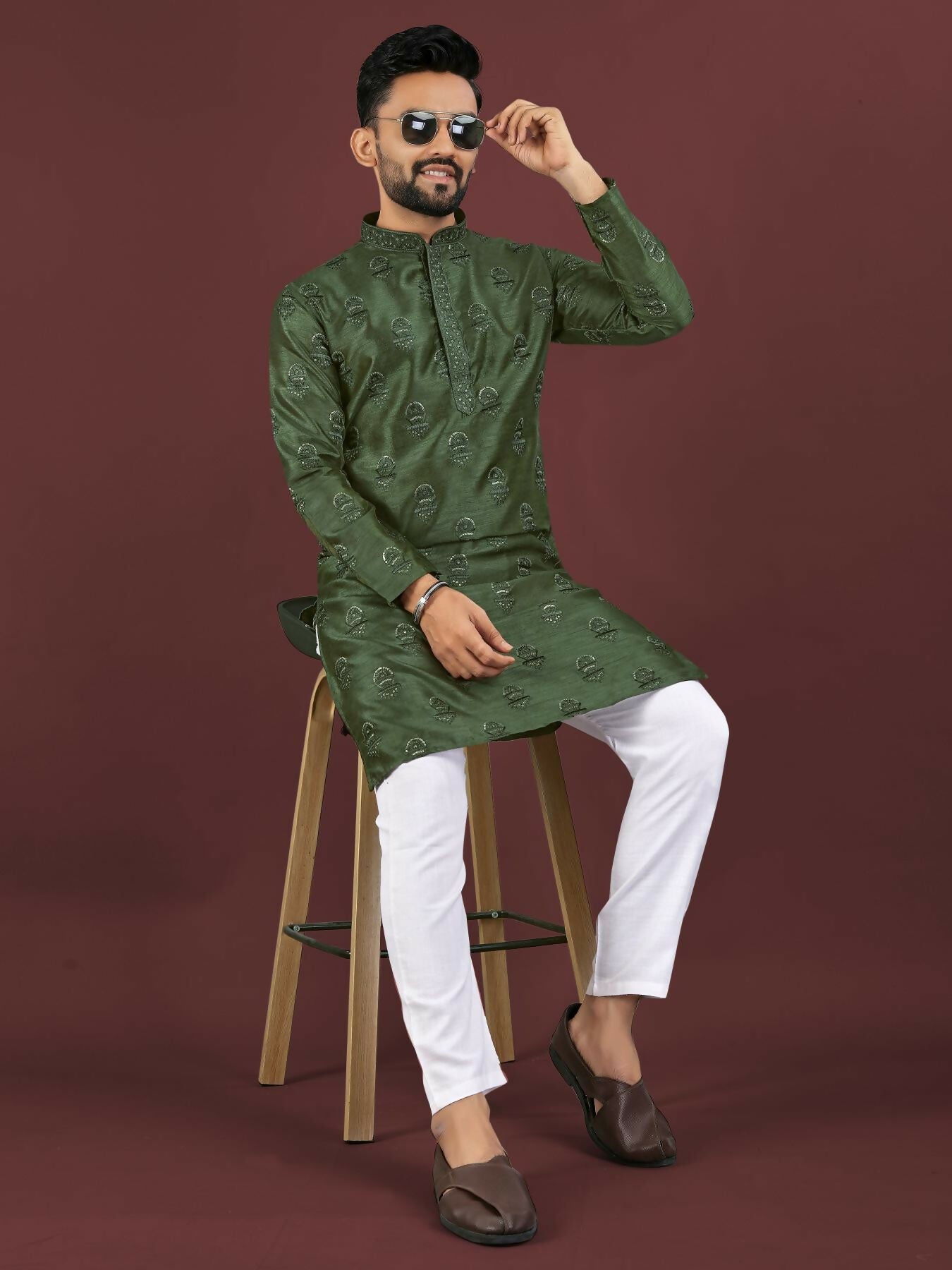Anaita Green Embroidered Silk Straight Kurta - Distacart