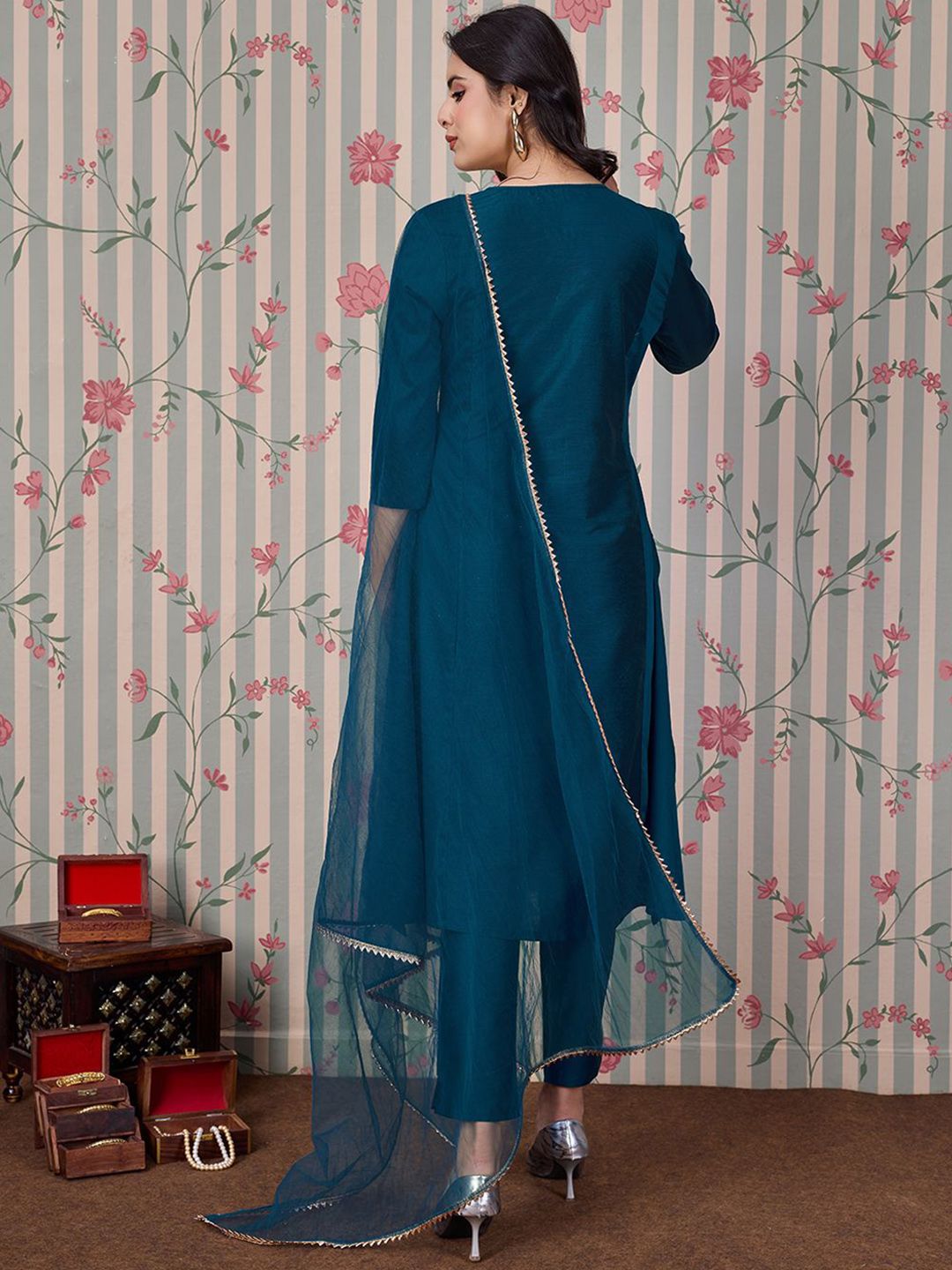 Ode by House of Pataudi Blue Ethnic Motifs Embroidered Zari Kurta With Trousers & Dupatta - Distacart