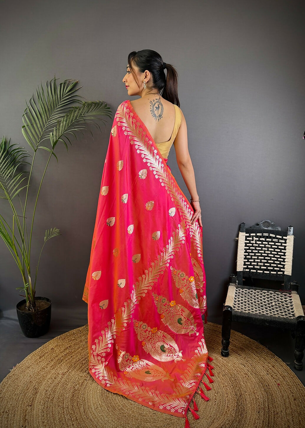 Joban Fashion Banarasi Pink Woven Soft Silk Saree