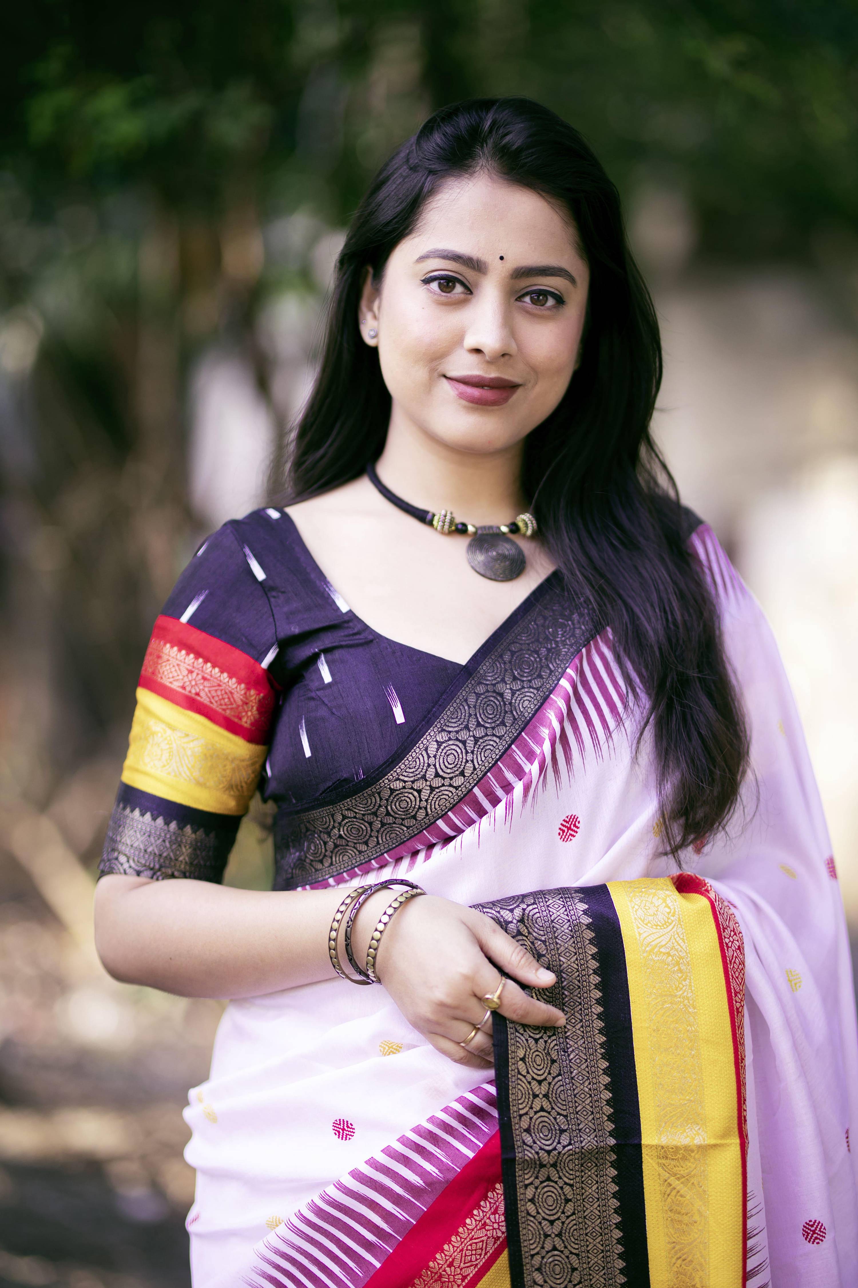 White Cotton Crepe Printed Saree with Unstitched Blouse - Hiral Fashion - Distacart