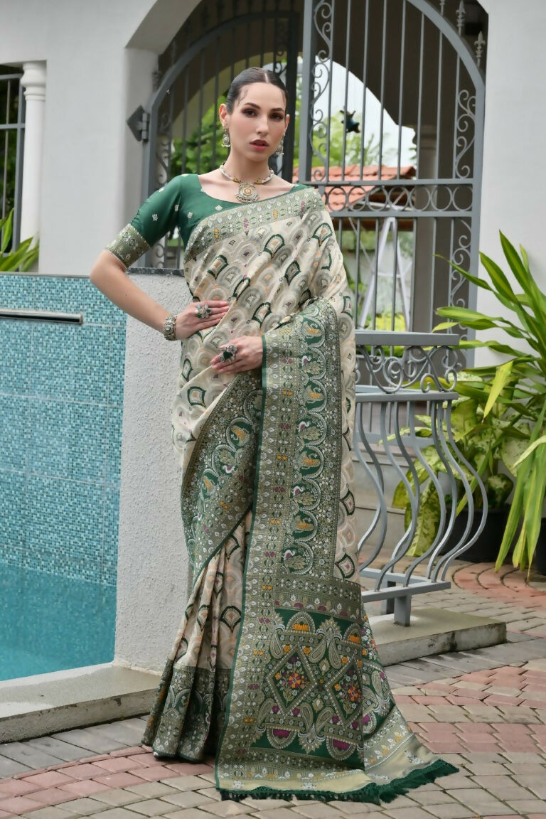 Vishnu Weaves Women's Green Banarasi Silk Patola Zari Woven Saree with Blouse