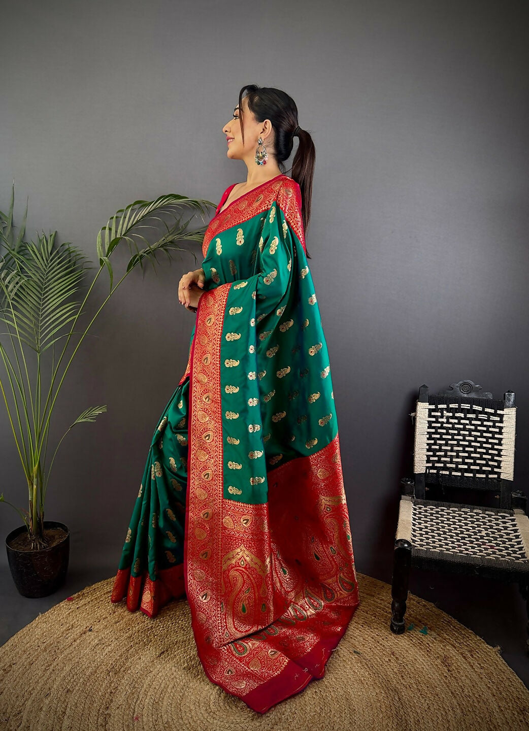 Joban Fashion Banarasi Rama Green Woven Butti Soft Silk Saree