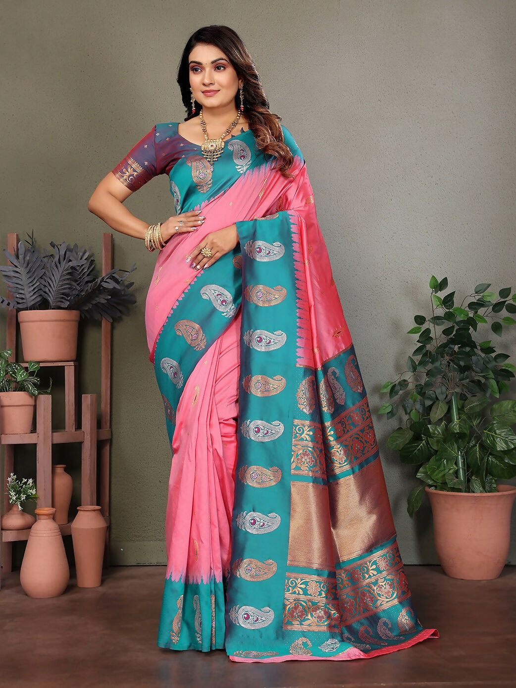 Joban Fashion Banarasi Baby Pink Butti Soft Silk Saree