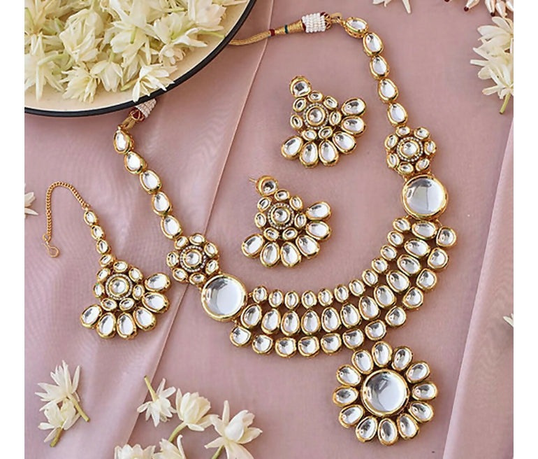 Joban Fashion Hand Made High Quality Gold Plated Base Metal Alloy Kundan Stone Studded Kundan Jewellery Set
