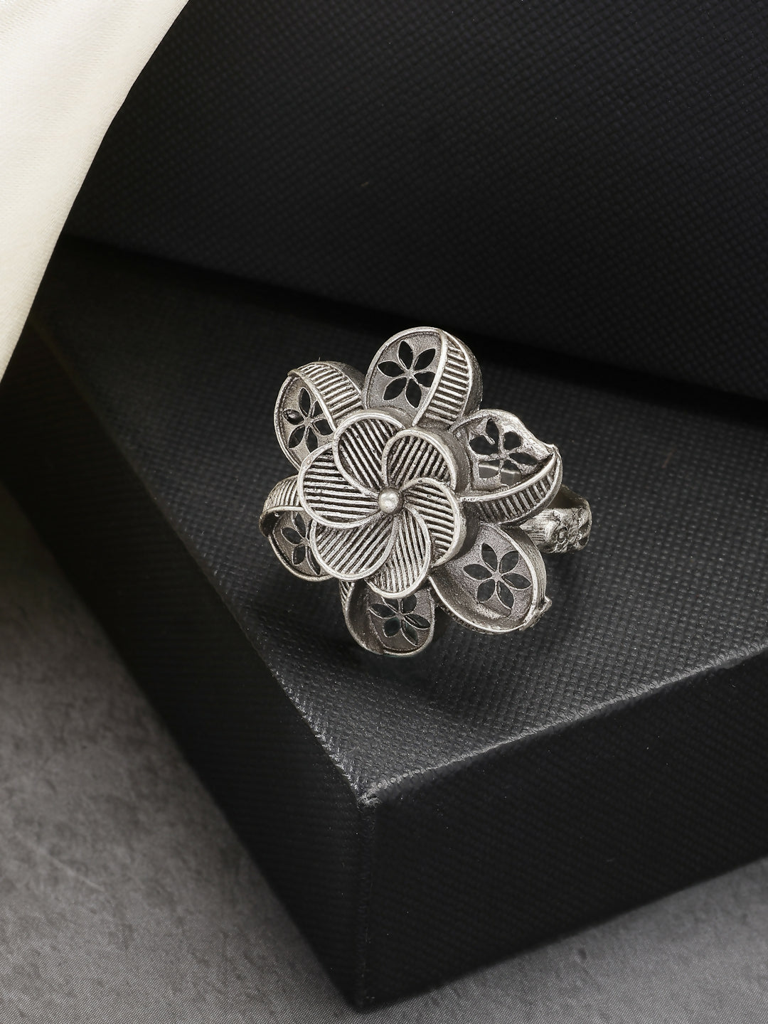 NVR Women's Silver-Toned Floral Shape Adjustable Finger Ring - Distacart