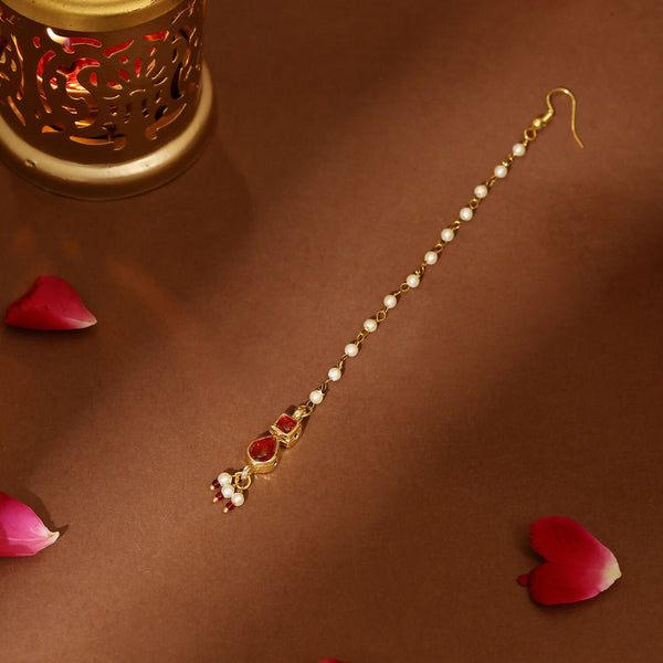 Ruby Raang Red Kundan Maang Tikka