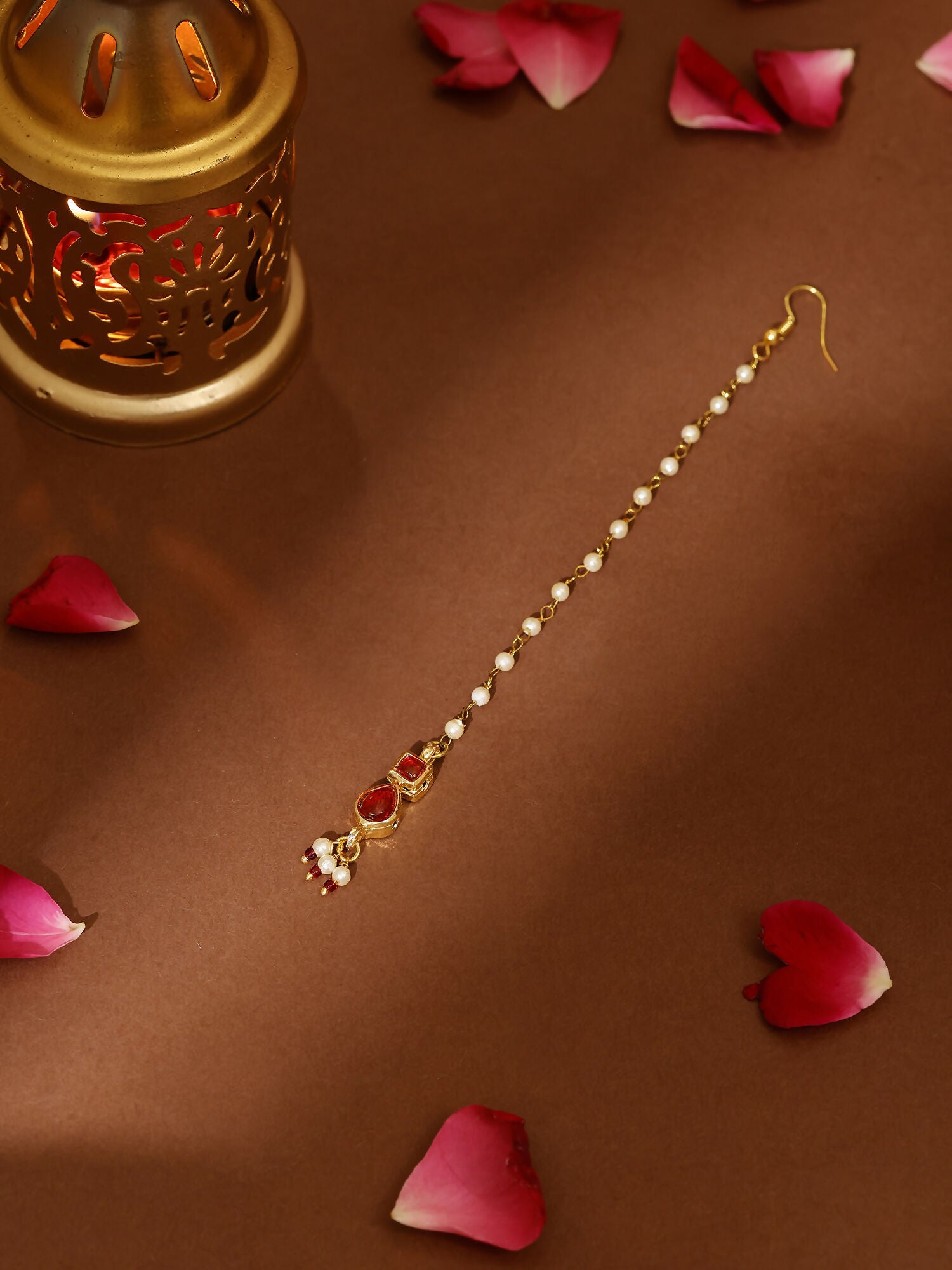 Ruby Raang Red Kundan Maang Tikka