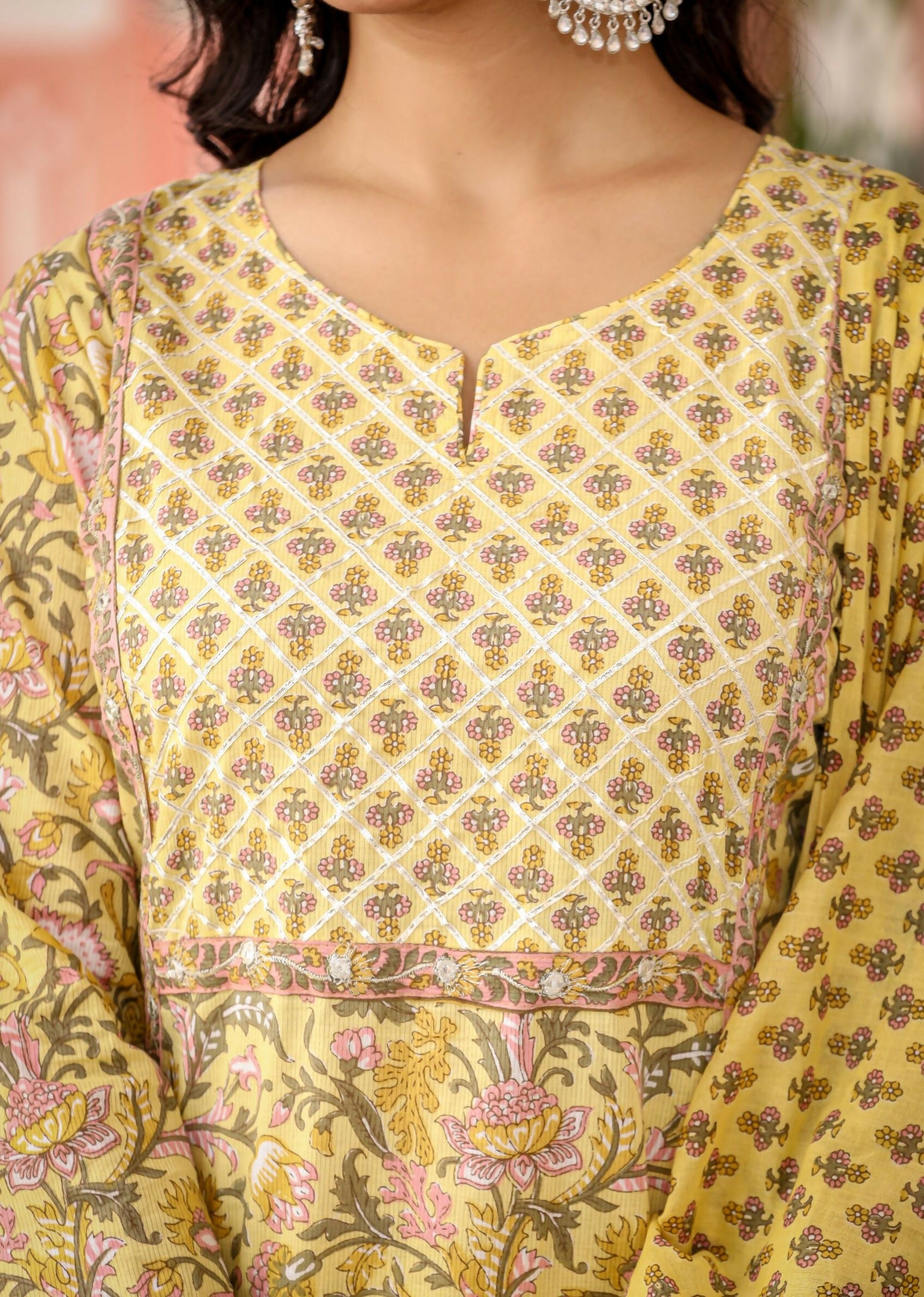 Kaajh Women's Yellow Floral Embroidered Cotton Kurta Pant Set With Dupatta - Distacart