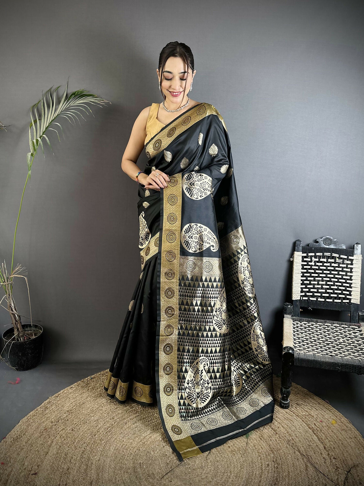 Joban Fashion Black Paisley Soft Silk Banarasi Saree - Distacart