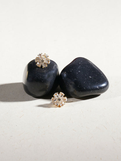 stone stud (white) - Ruby Raang - Distacart
