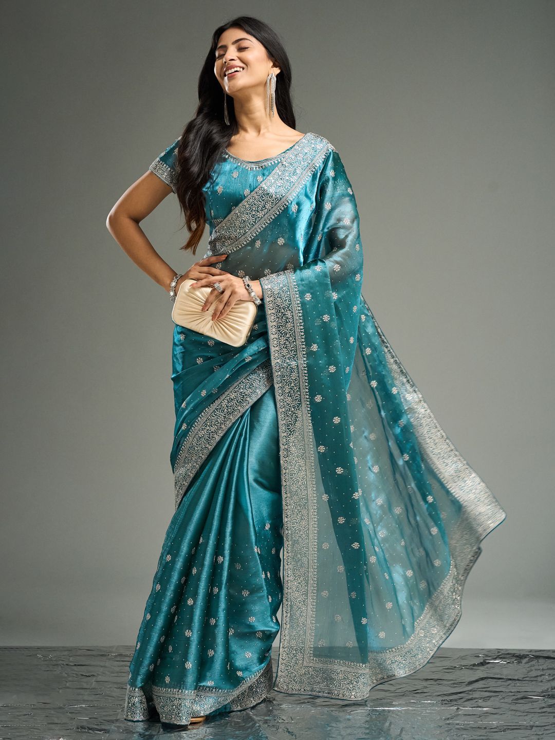 kasee Floral Embroidered Silk Blend Saree - Distacart