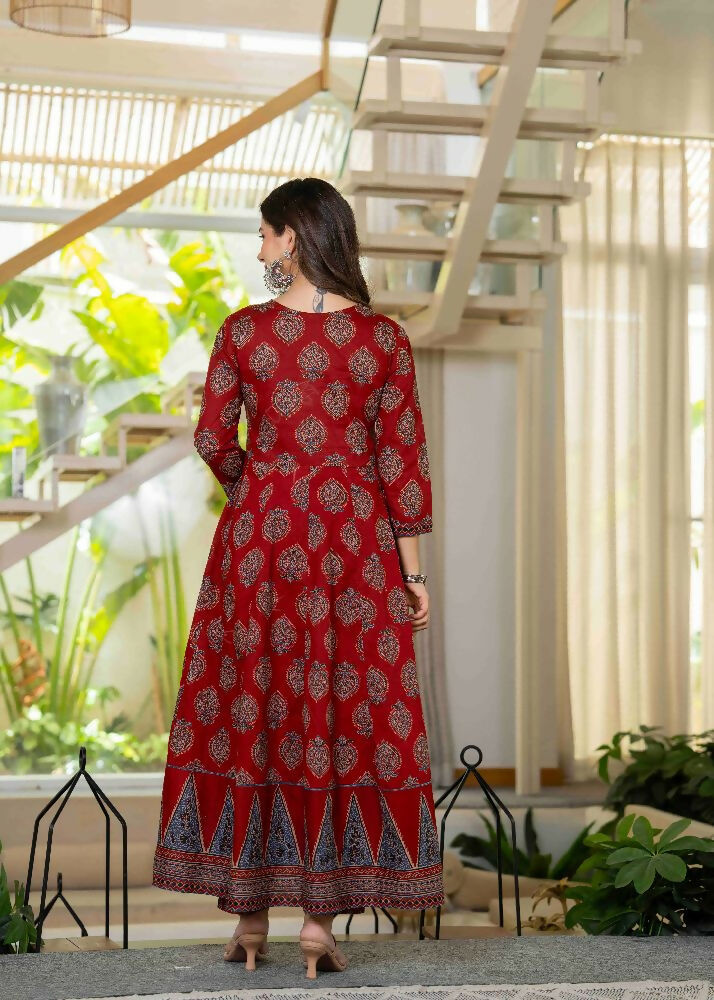 Jaimini Women Cotton Printed Round Neck 3/4 Sleeves Calf Length Flared Kurta Pant And Dupatta Set - Dista