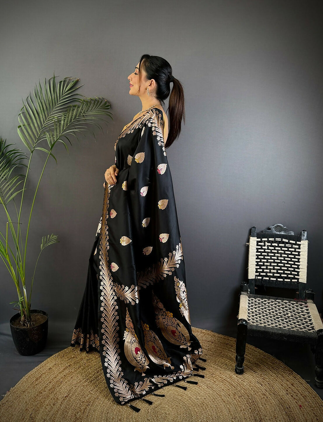Joban Fashion Banarasi Black Woven Soft Silk Saree