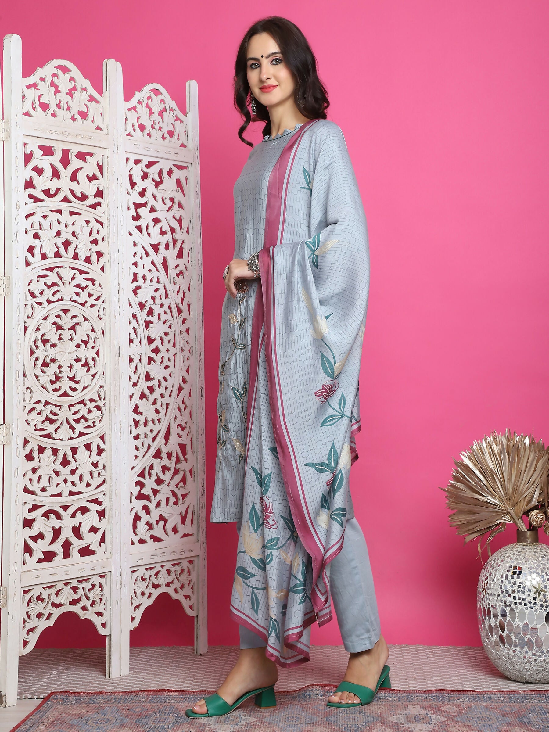 Jyoti Fashion Women's Grey Muslin Floral Print with Jari & Crystal work Kurta with Trouser & Dupatta - Distacart