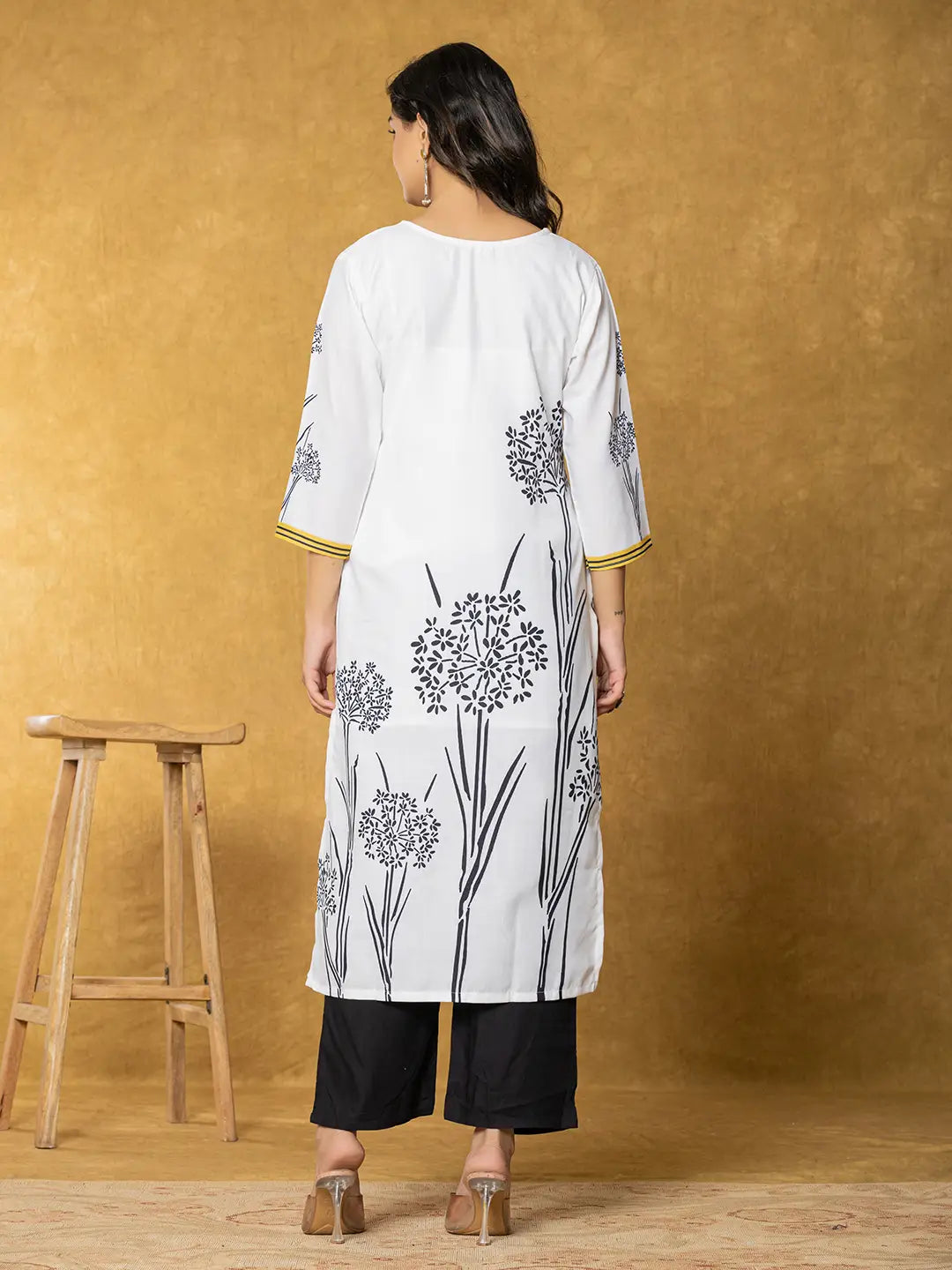 Yufta White And Black Linen Kurta Dupatta Pant Set