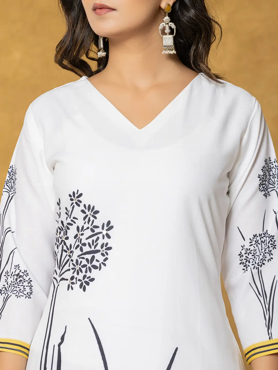 Yufta White And Black Linen Kurta Dupatta Pant Set