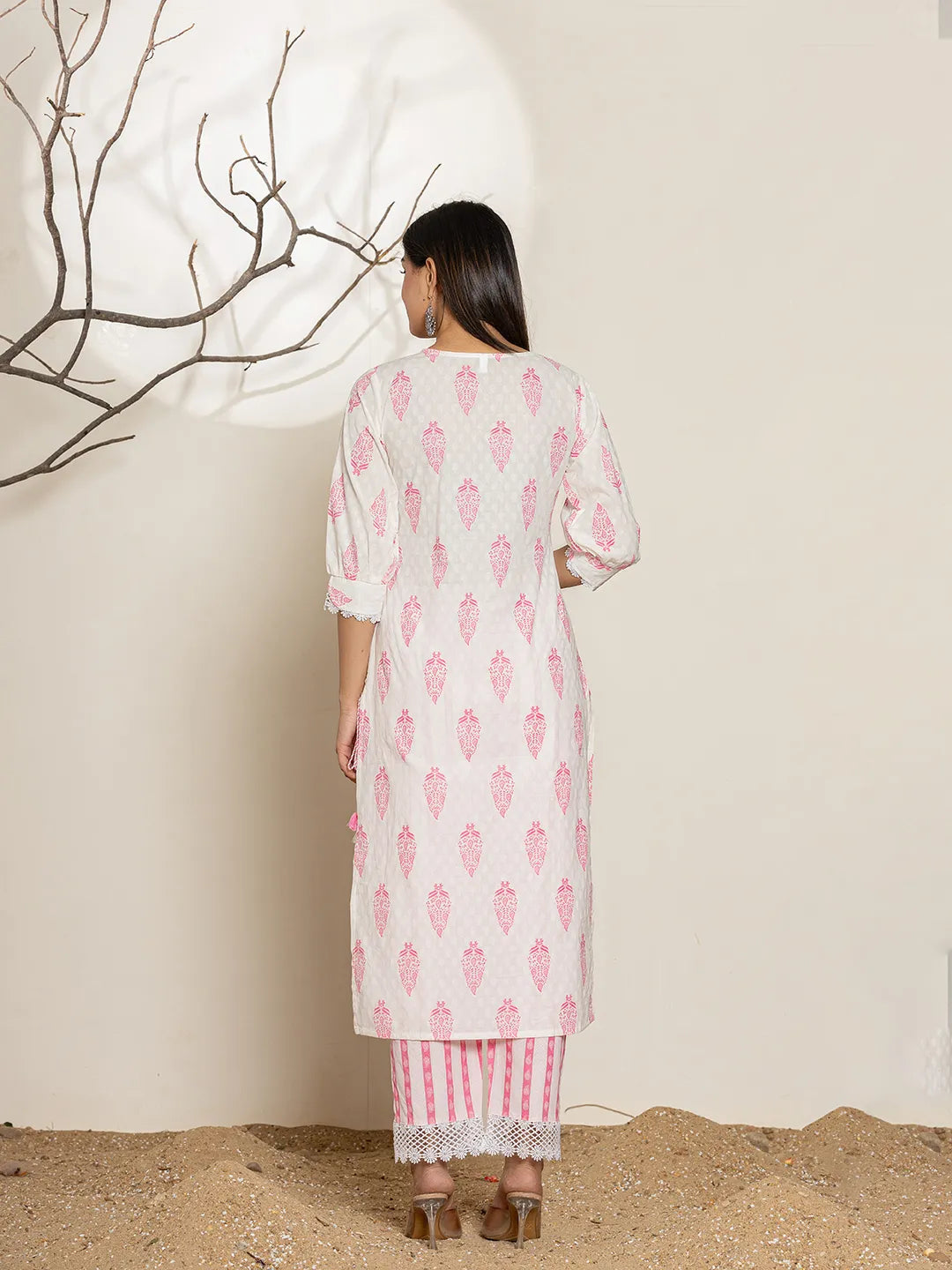 Yufta White And Pink Floral Print Cotton Straight Kurta Dupatta Set