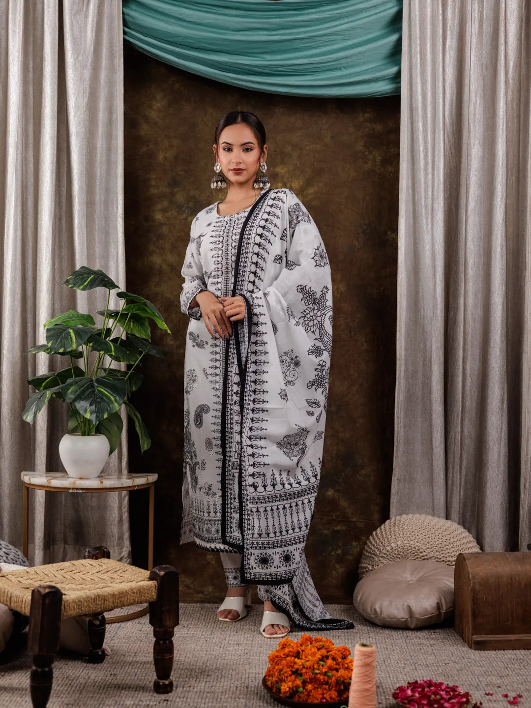 Yufta White Cotton Straight Paisley Kurta Dupatta Pant Set - Distacart