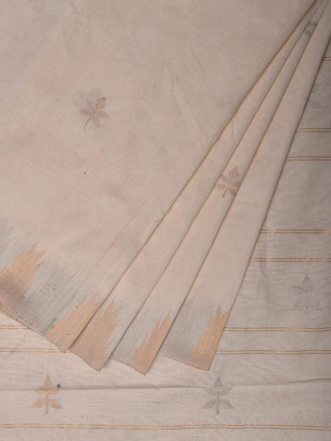 White Khadi Cotton Handloom Saree with Temple Border and Buta Design - Global Threads - Distacart