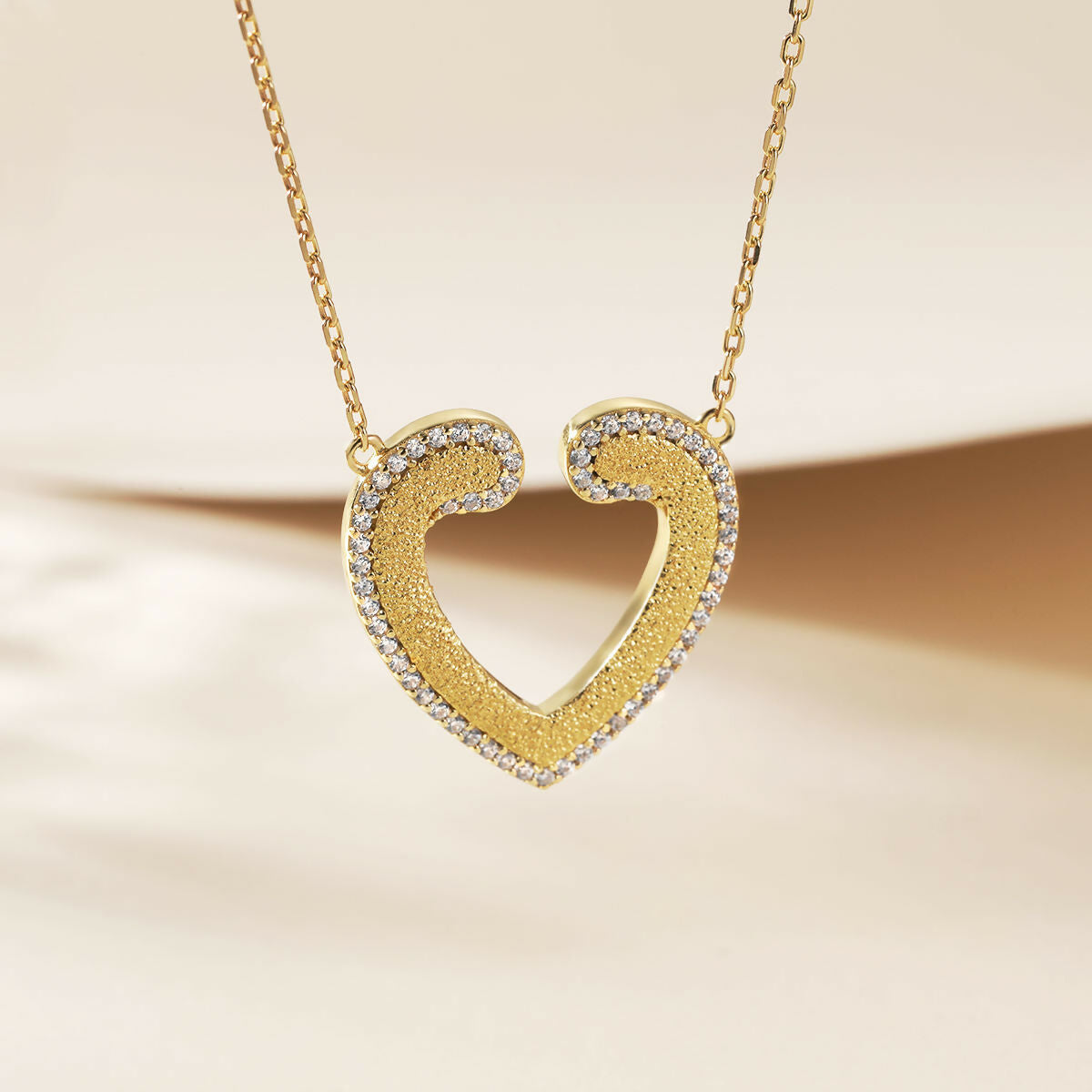 Cauer CAUER 925 Sterling Silver Moissanite Round Pendant Chain